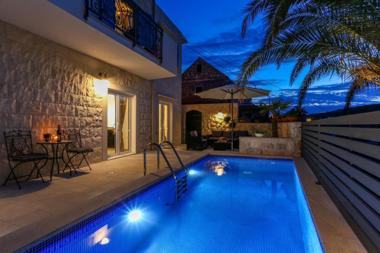 Villa Capitis In The Center Hvar Town Bagian luar foto